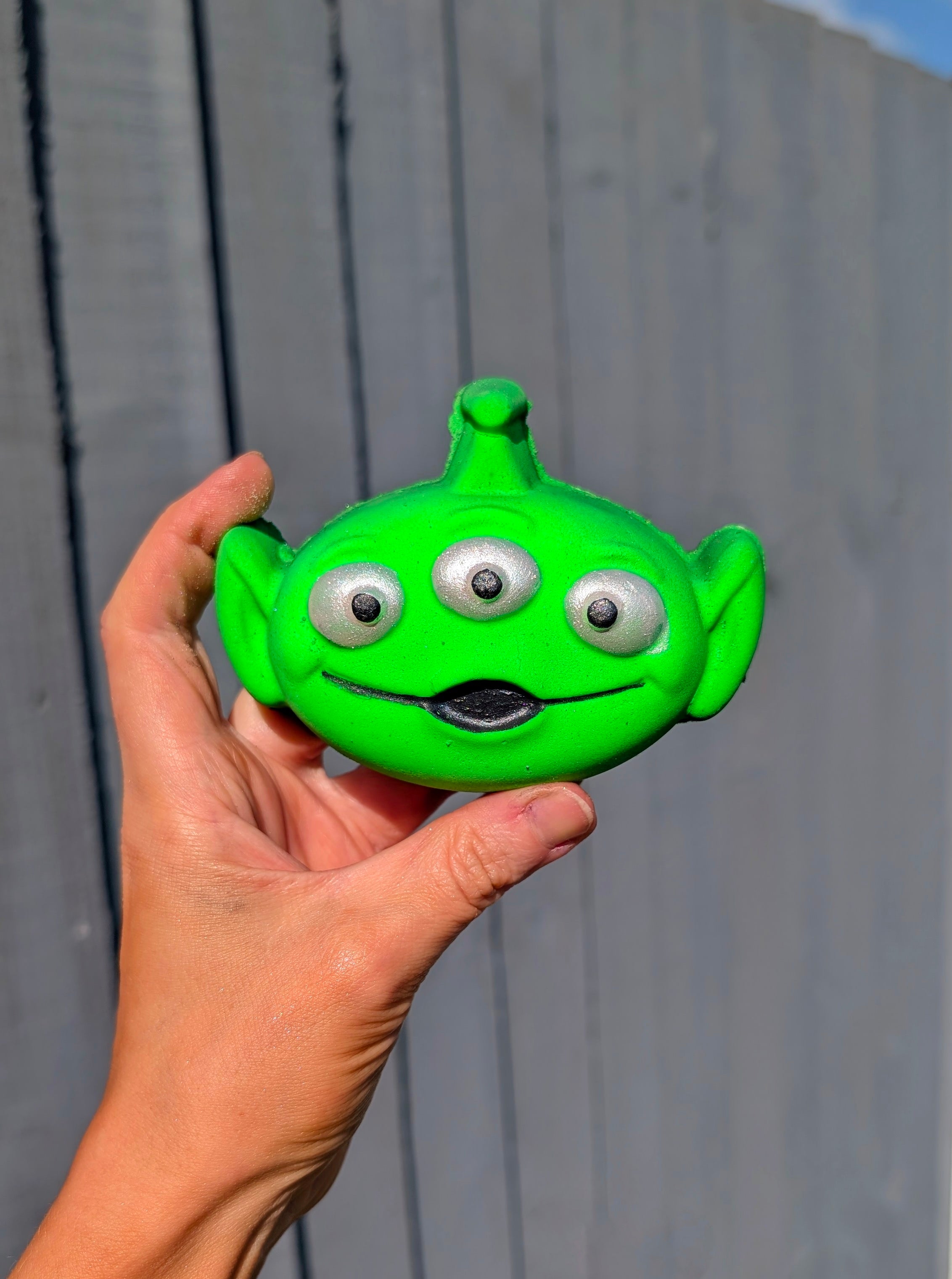 Alien Bath Bomb