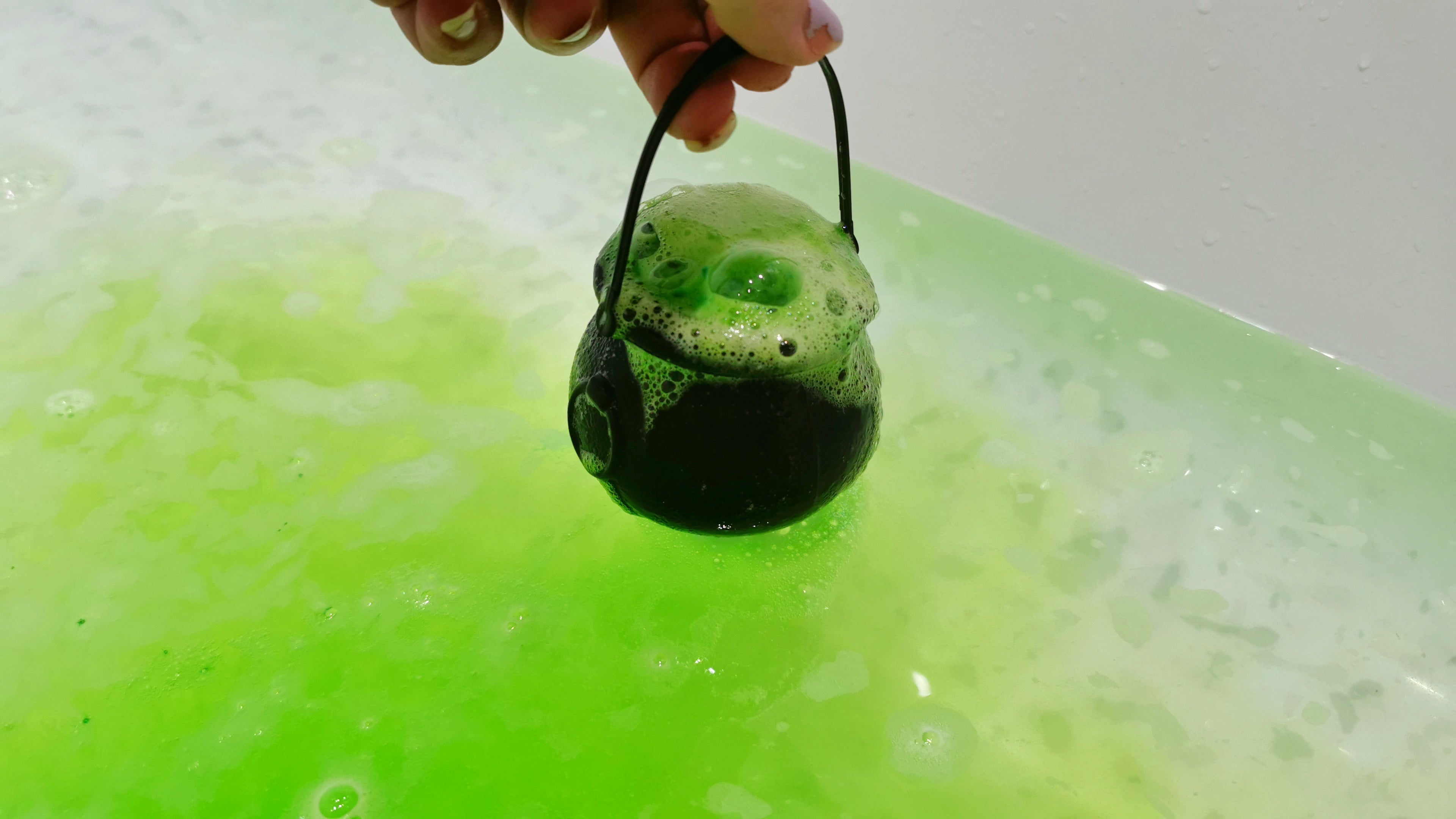 Witches Cauldron Bath Bomb