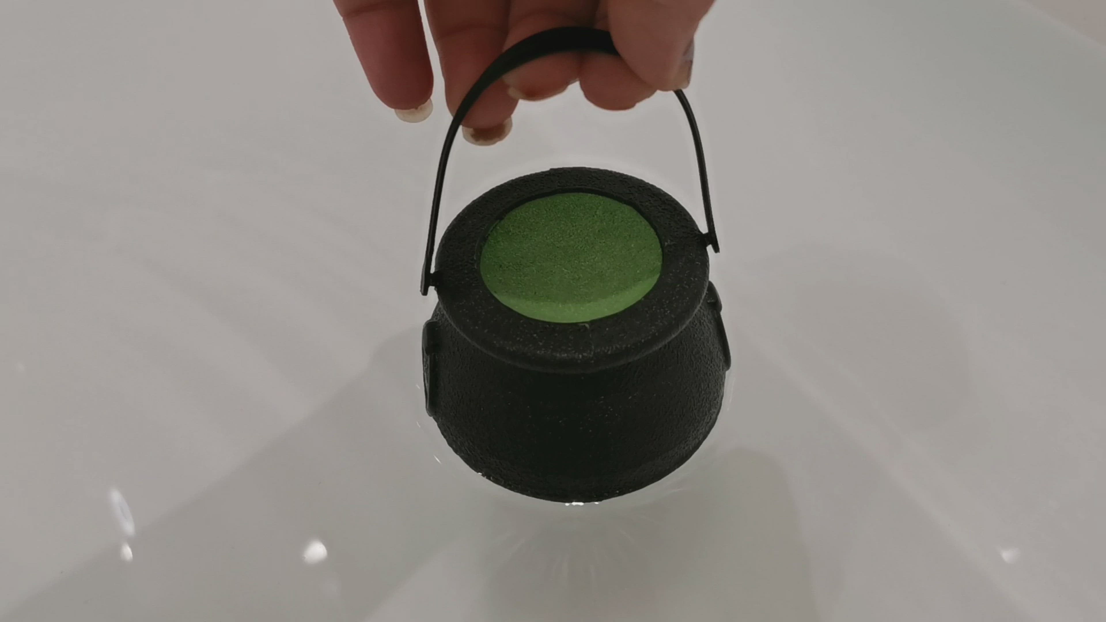 Witches Cauldron Bath Bomb